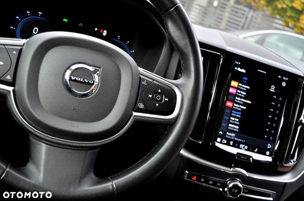 Volvo XC 60 B4 D Geartronic Momentum Pro - 27