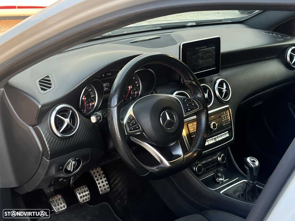 Mercedes-Benz A 200 d AMG Line - 3