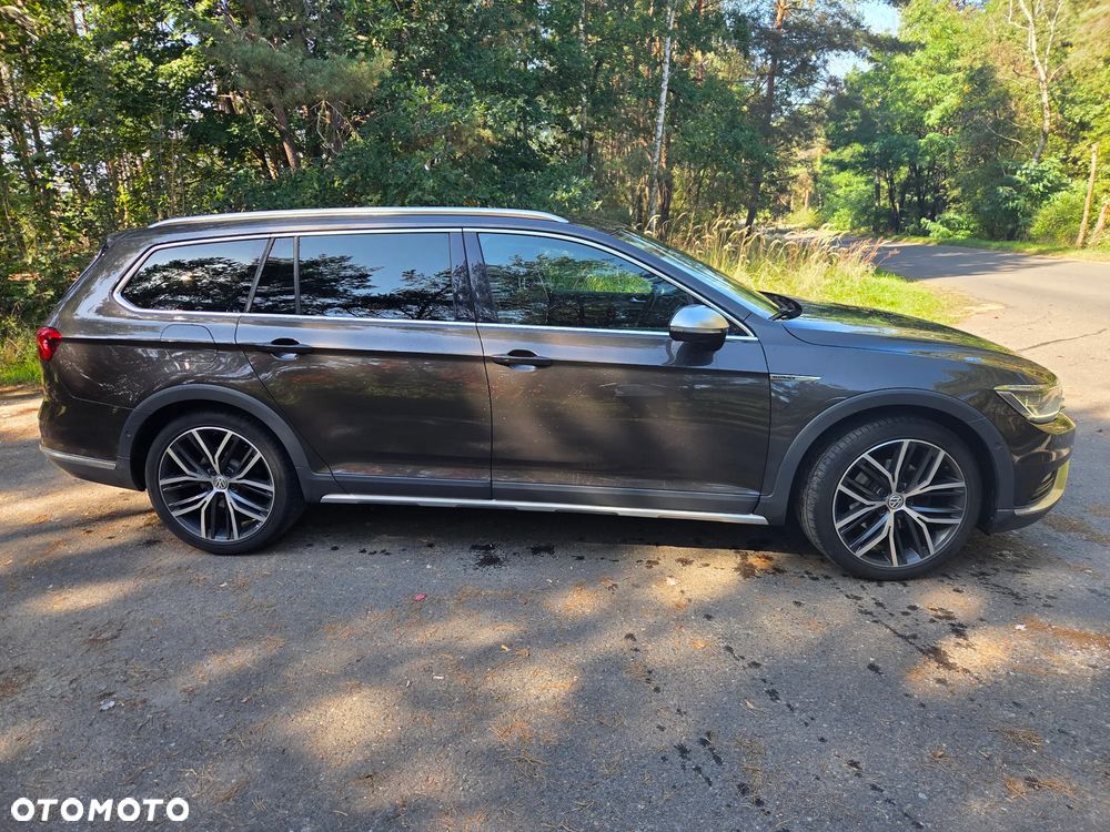 Volkswagen Passat - 11