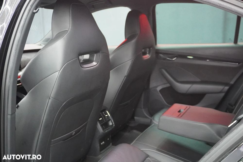 Skoda Octavia RS 2.0 TSI DSG - 8