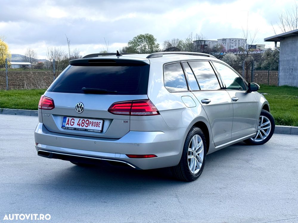 Volkswagen Golf 1.6 TDI Highline - 27