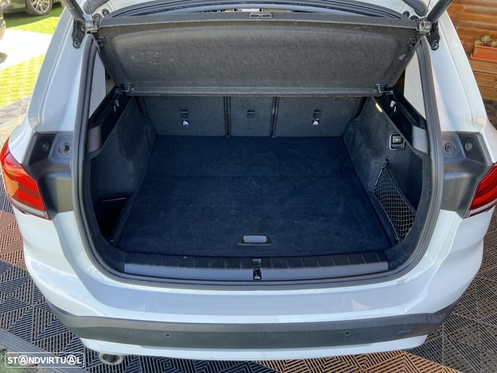 BMW X1 16 d sDrive Auto Line Sport - 12