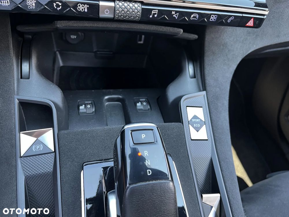 DS Automobiles DS 7 Crossback 1.6 PureTech GPF Performance Line + - 33