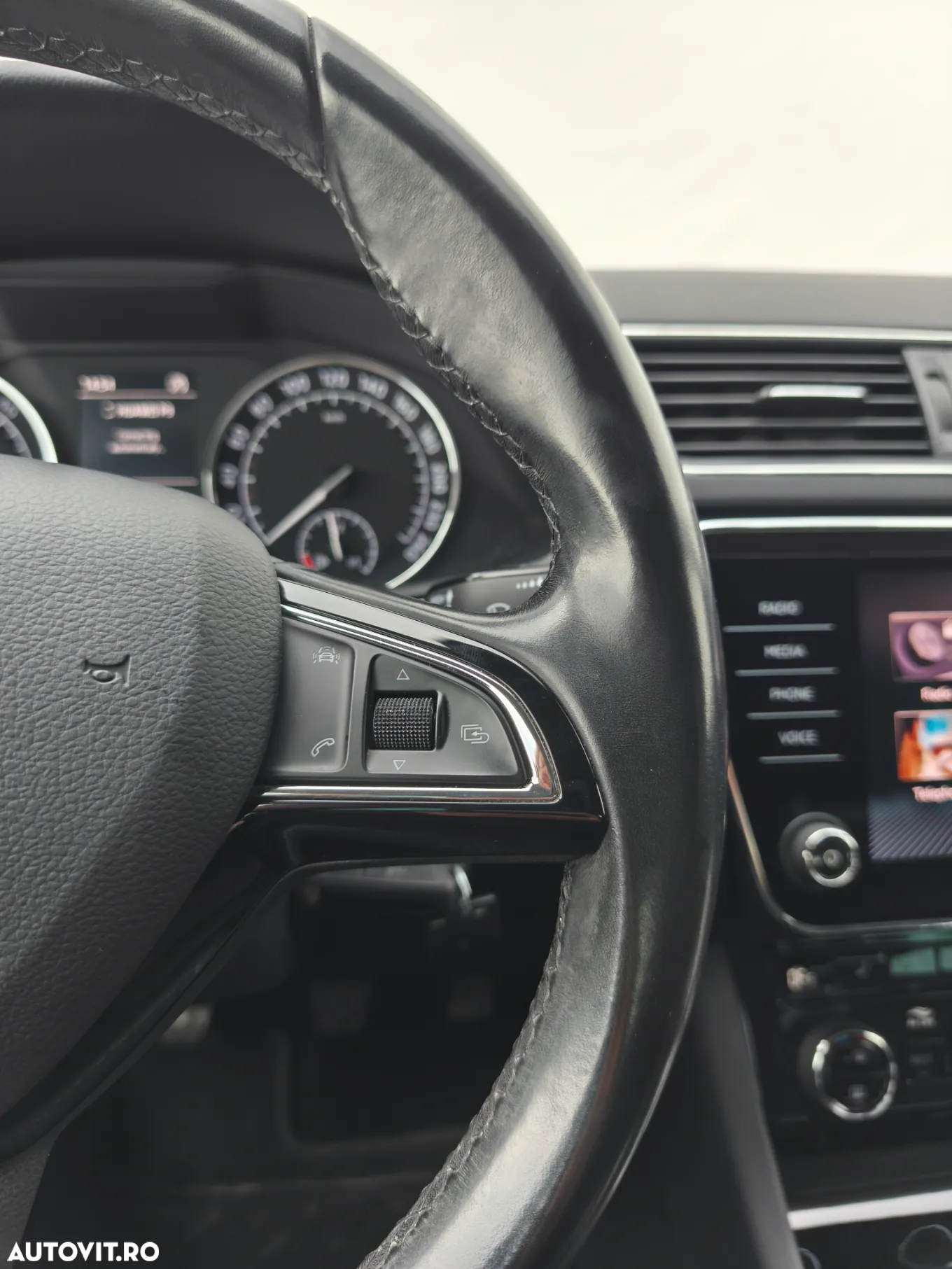 Skoda Superb 2.0 TDI 4X4 Ambition - 11
