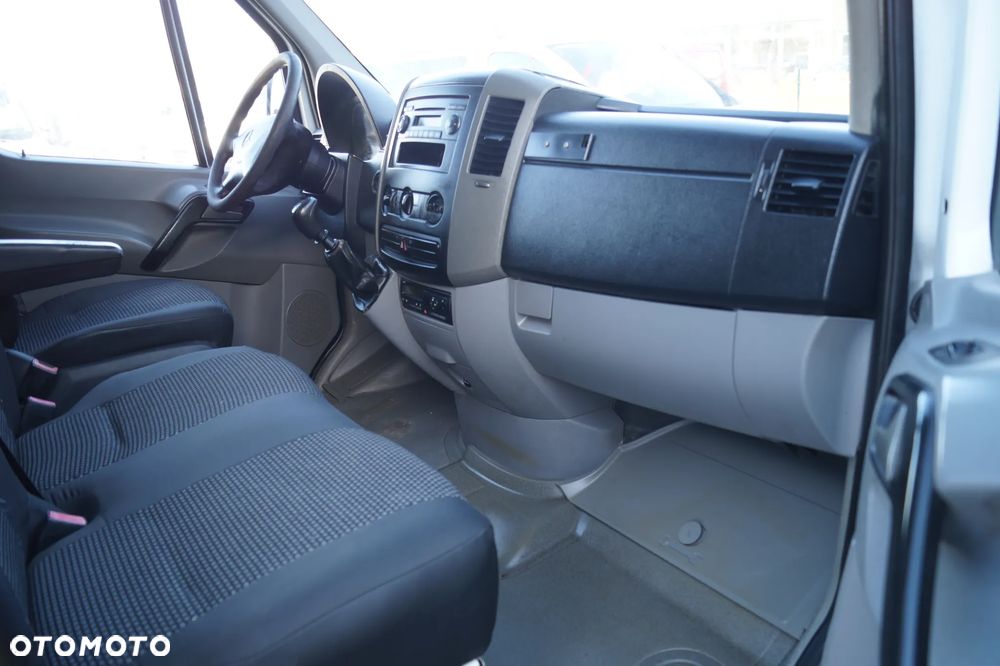 Mercedes-Benz Sprinter - 25
