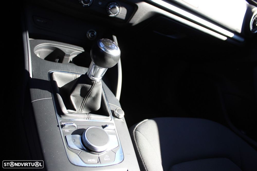 Audi A3 Sportback 30 TDI Design - 26