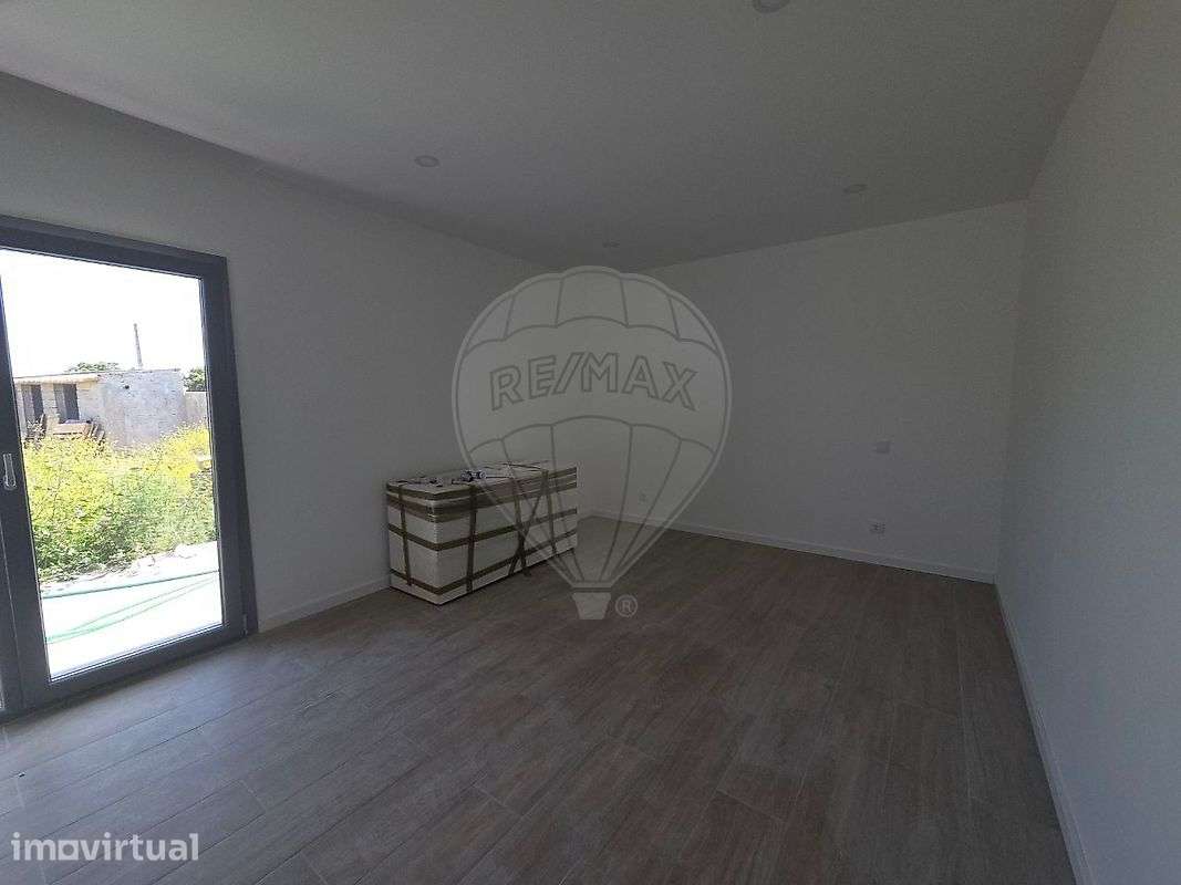 Moradia T3 para venda - Grande imagem: 2/19