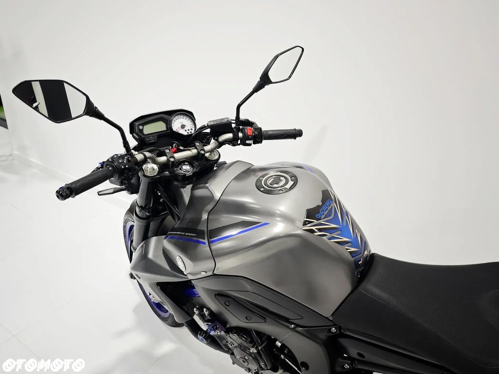 Yamaha FZ - 7