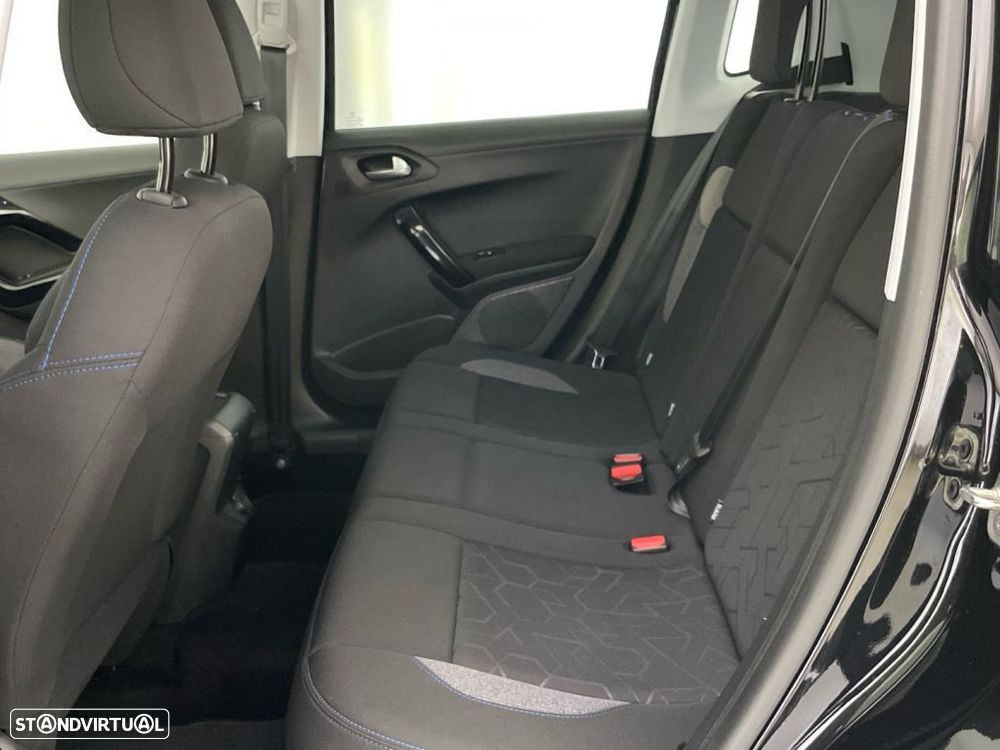 Peugeot 2008 1.2 PureTech Signature - 12