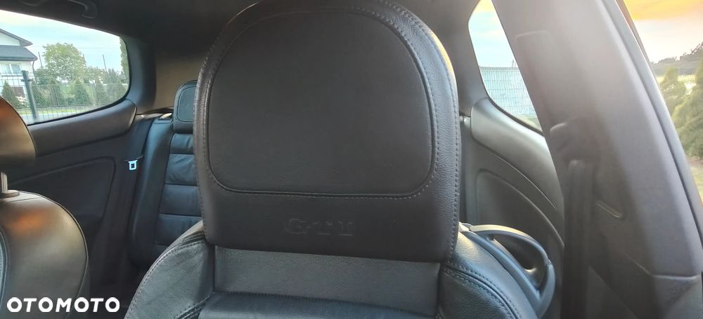 Volkswagen Golf - 10