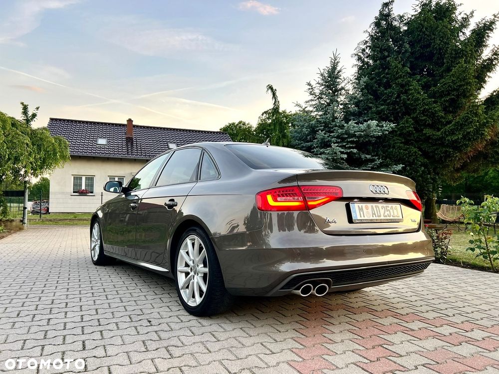 Audi A4 Limousine - 17