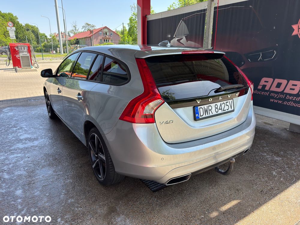 Volvo V60 D4 Kinetic - 1