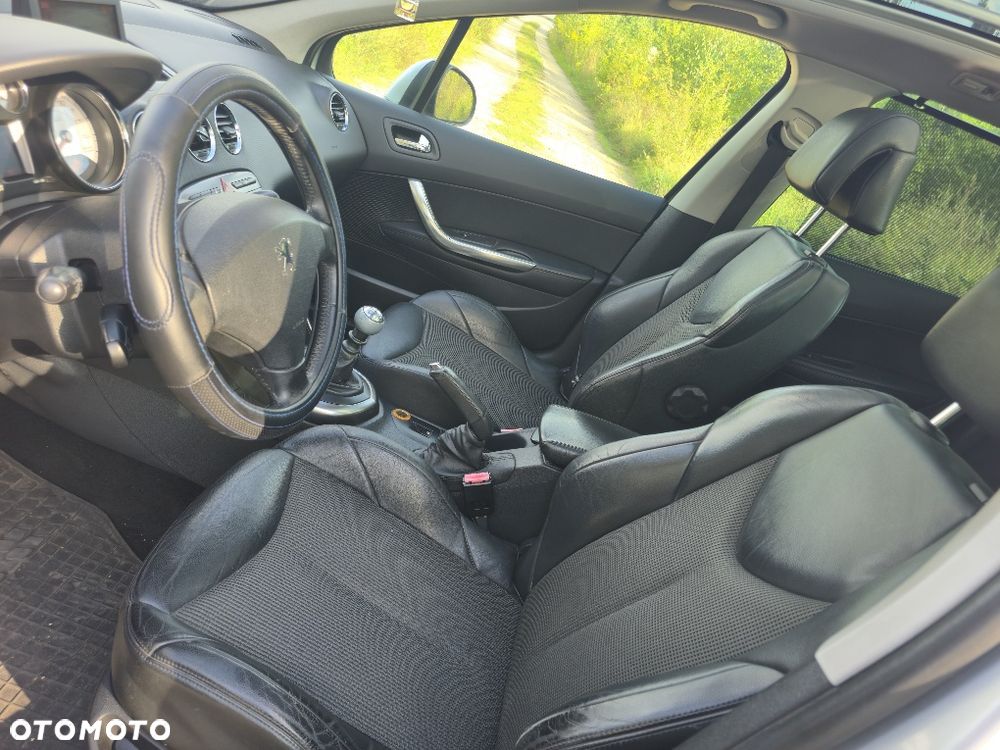 Peugeot 308 - 8