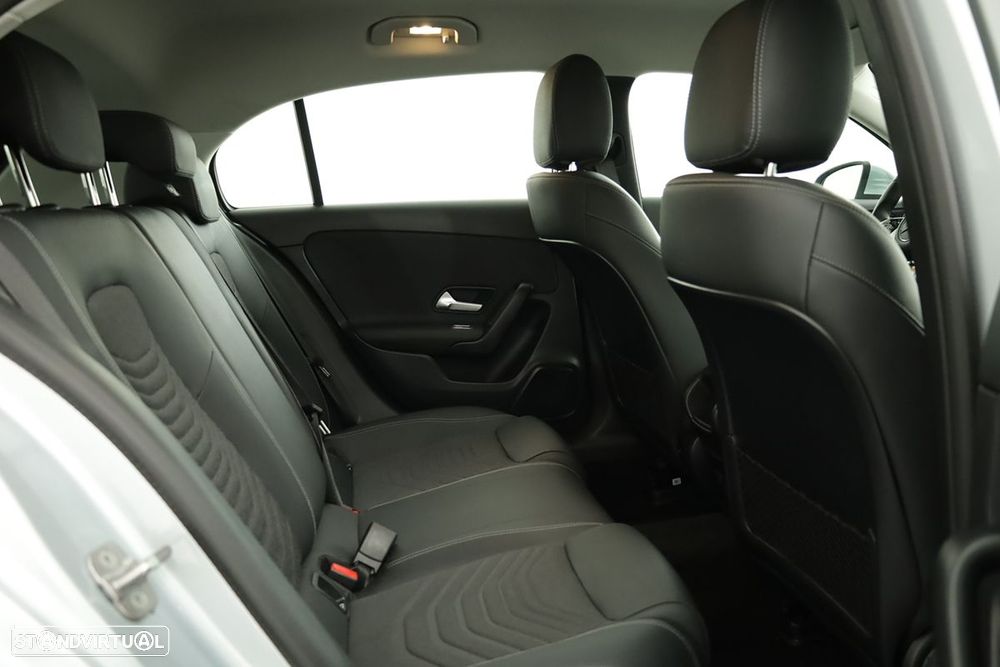 Mercedes-Benz A 200 Standard - 23