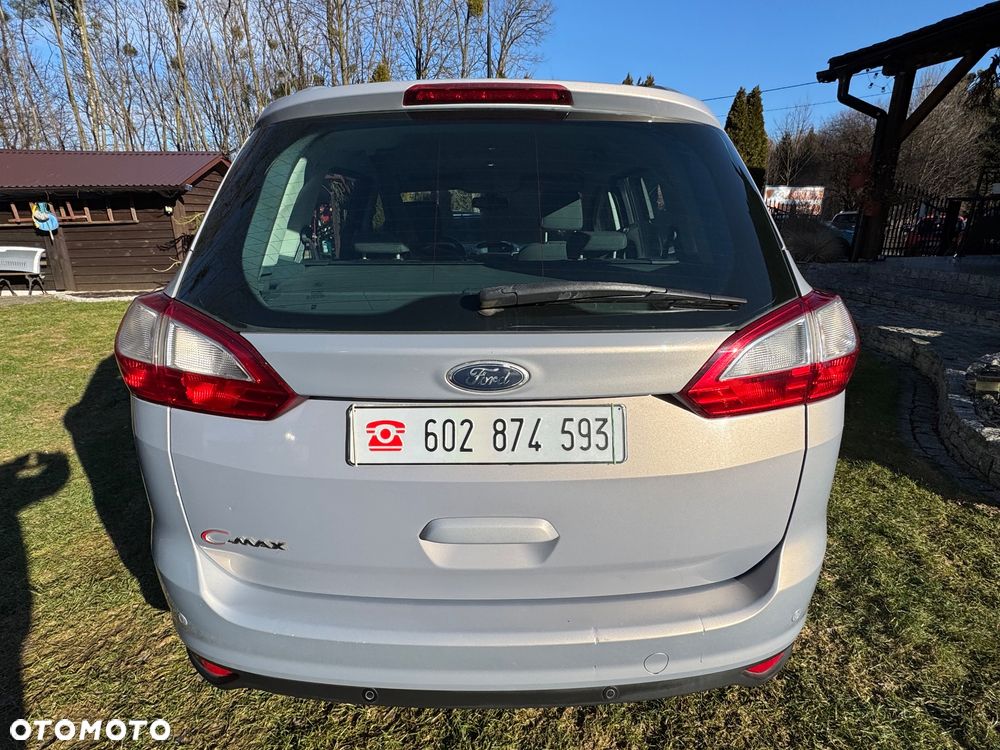 Ford Grand C-MAX - 11