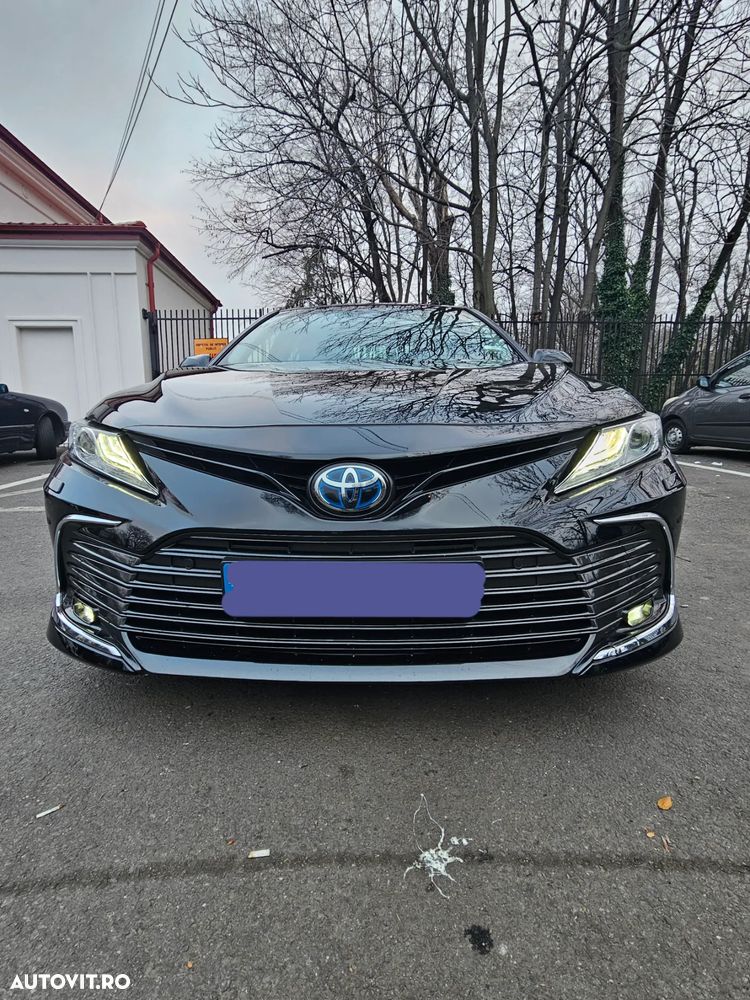 Toyota Camry Executive - 32