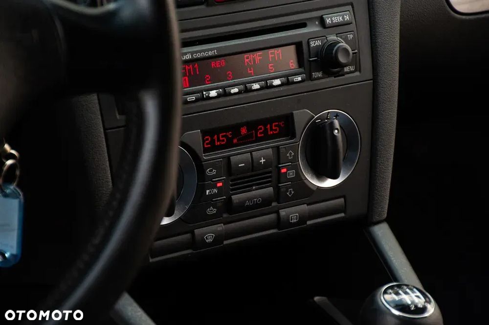 Audi A3 3-drzwiowe 2.0 FSI Attraction - 28