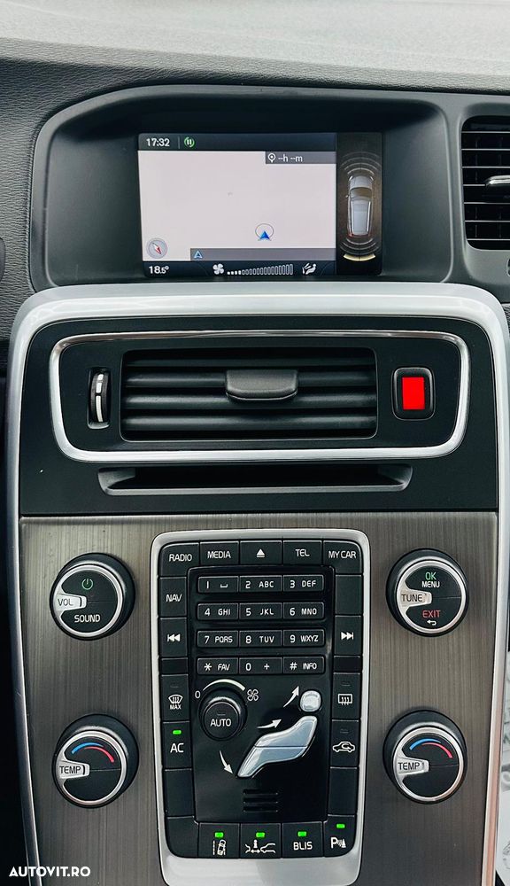 Volvo V60 D4 Geartronic Momentum - 26