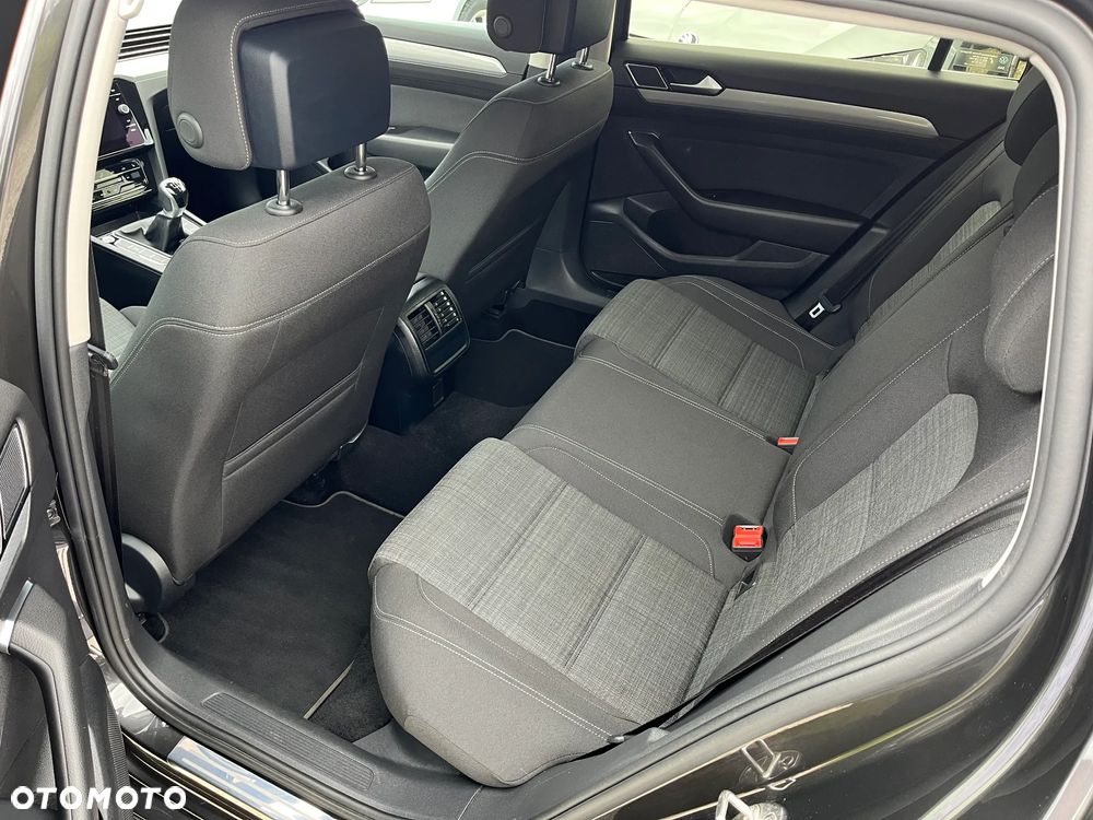 Volkswagen Passat 2.0 TDI EVO Business - 7