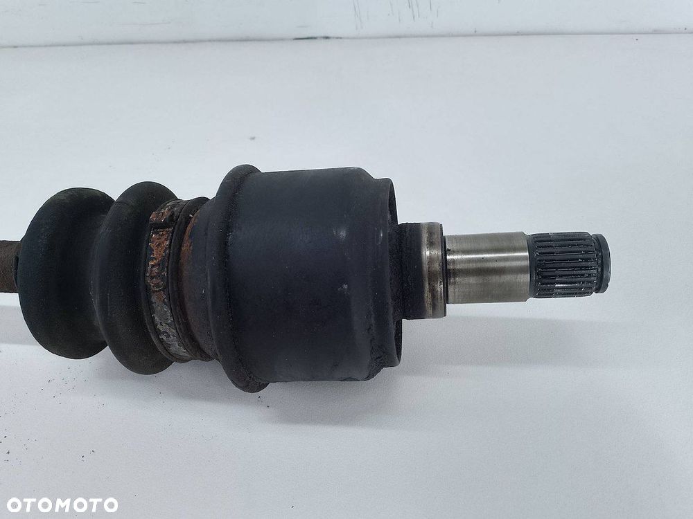 PÓŁOŚ PRAWA TYŁ MERCEDES-BENZ W126 (79-91) 2.8 - 2