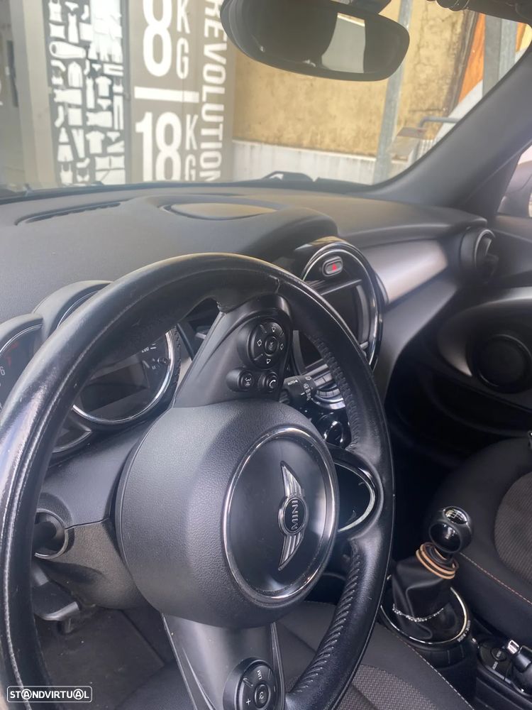 MINI 5 Portas One - 3