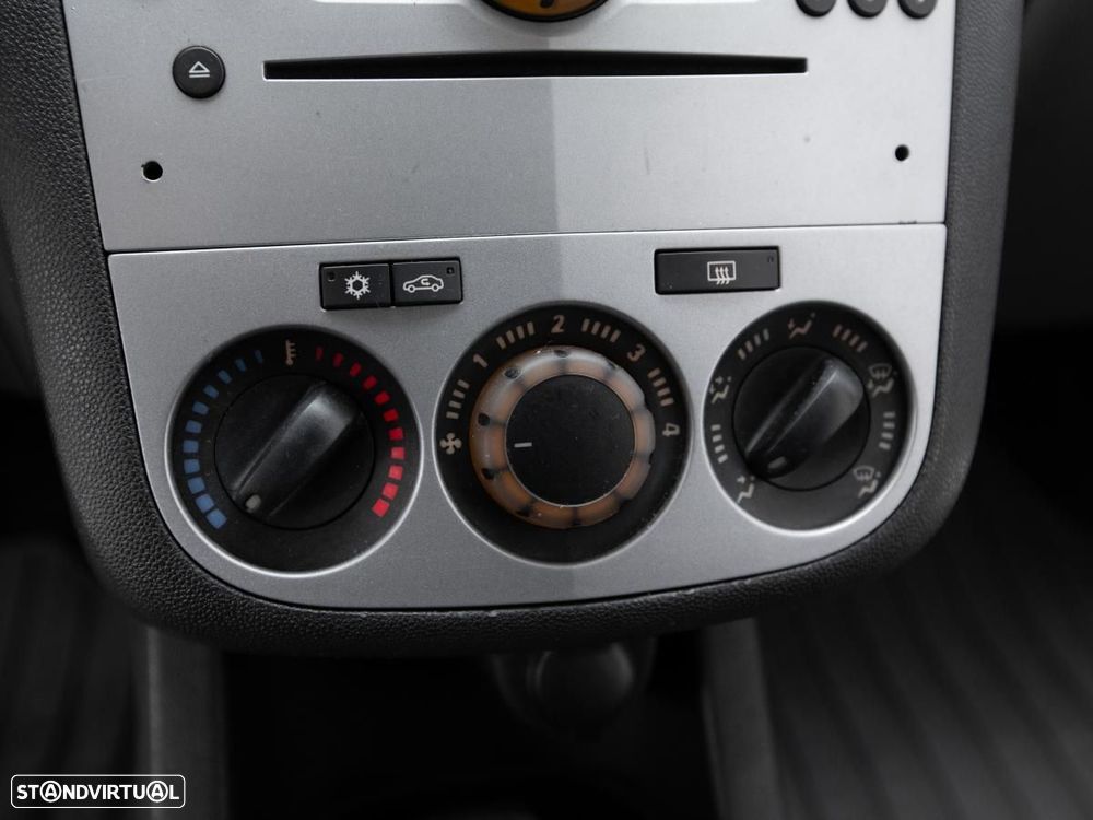 Opel Corsa Van - 14