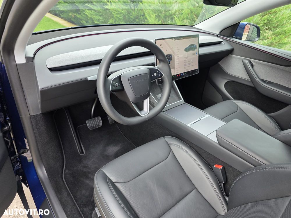 Tesla Model Y Long Range RWD Premium - 6