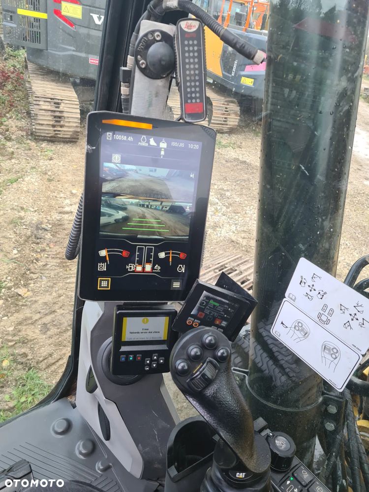 Caterpillar 320  07A Japan - 17