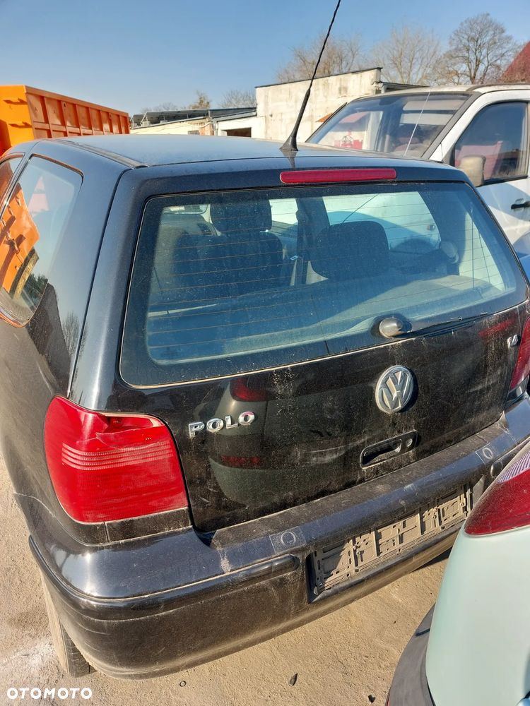 vw polo 1,4 benzyna 2000 r. na części drzwi szyby maska zderzak lampa - 6