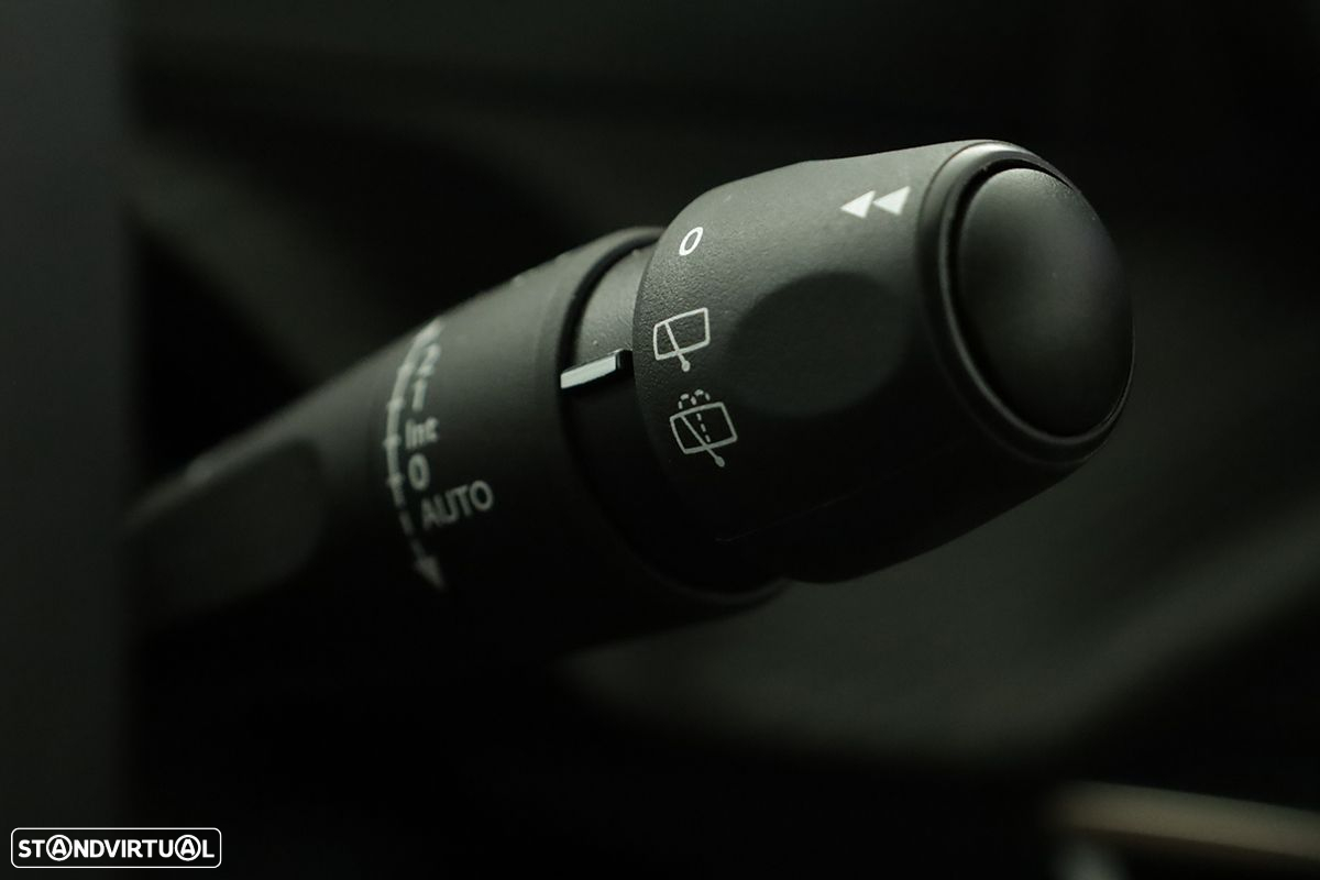 Peugeot 2008 1.2 PureTech Allure - 19
