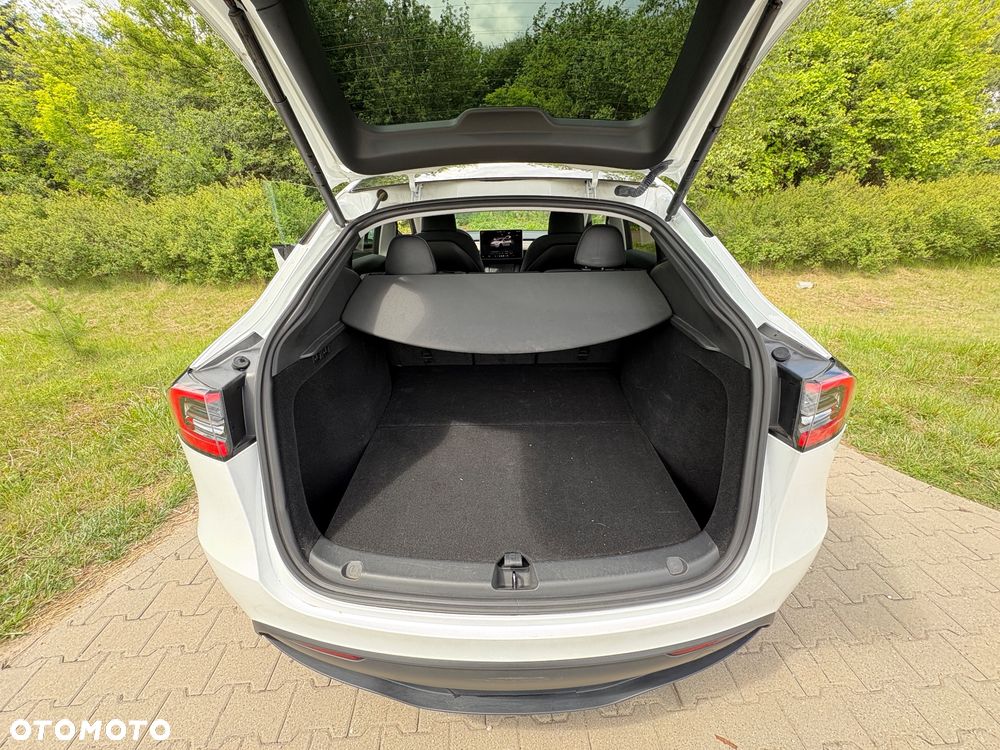 Tesla Model Y Performance AWD - 25