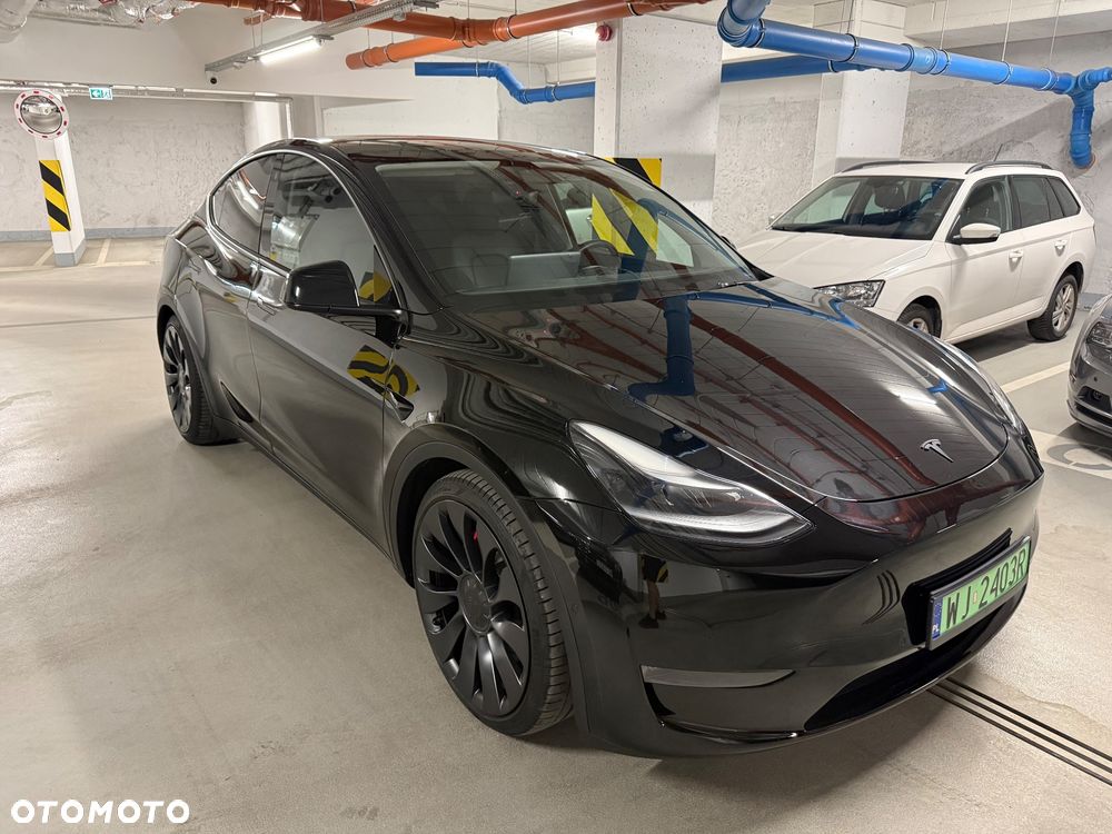 Tesla Model Y Performance AWD - 12