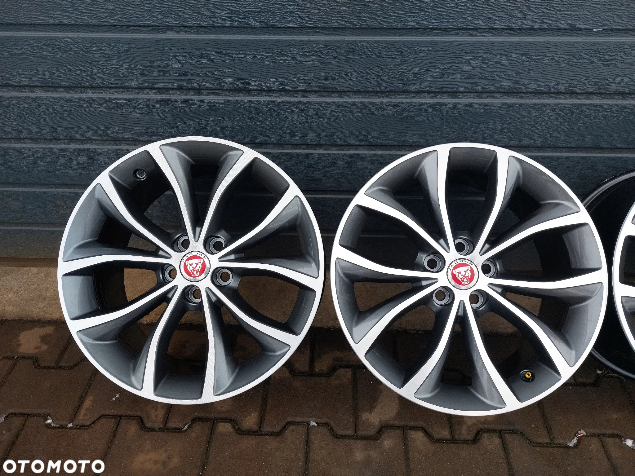 JAGUAR XF 250 E-PACE FELGI ALUMINIOWE R18 8J ET45 5X108 ORYGINAŁ ! JAK NOWE! GX63-1007-SA - 3