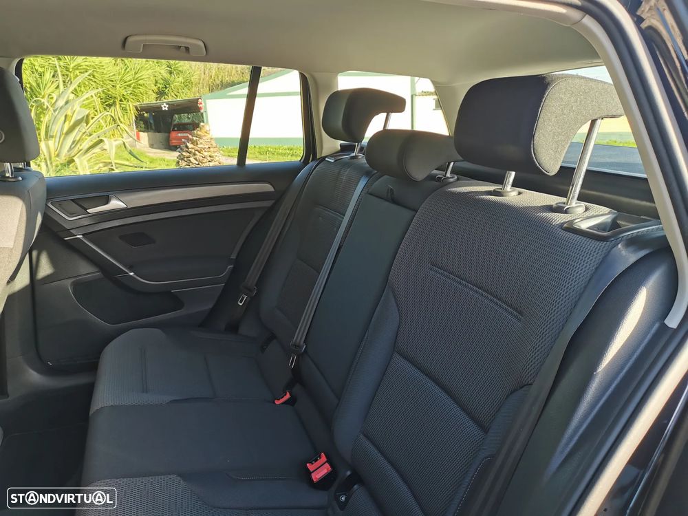 VW Golf Variant 1.6 TDi Confortline - 22