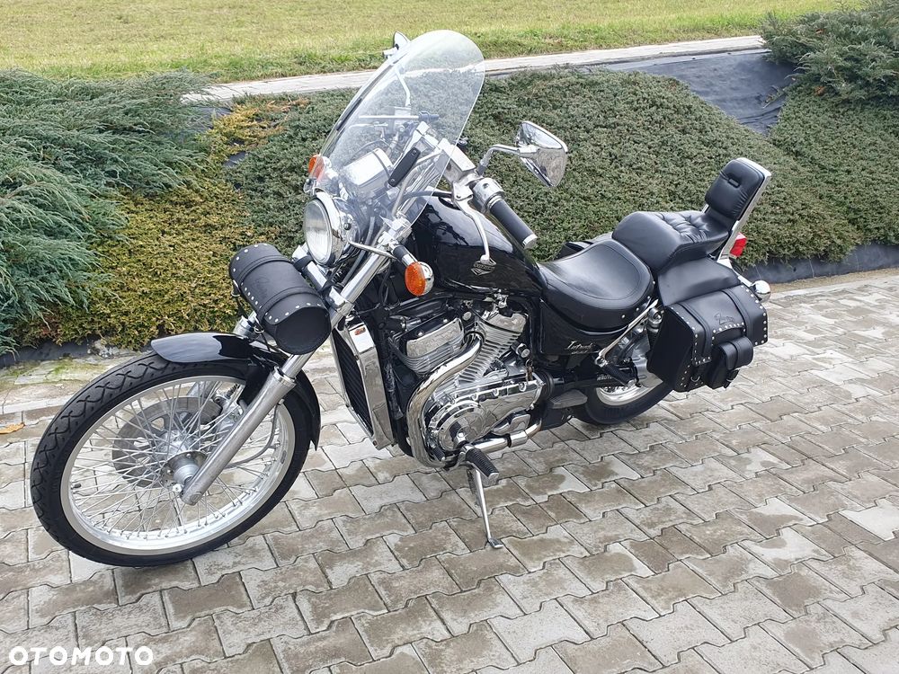 Suzuki Intruder - 24