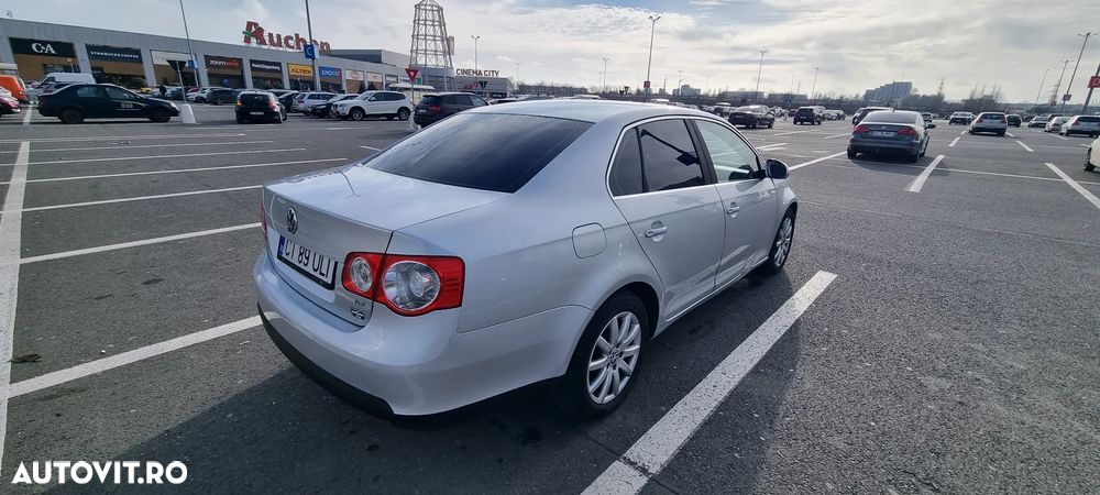 Volkswagen Jetta 1.9 TDI Comfortline - 11