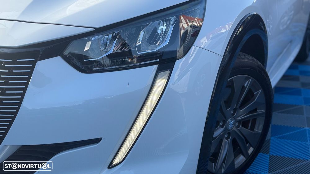 Peugeot e-208 Allure Pack - 3