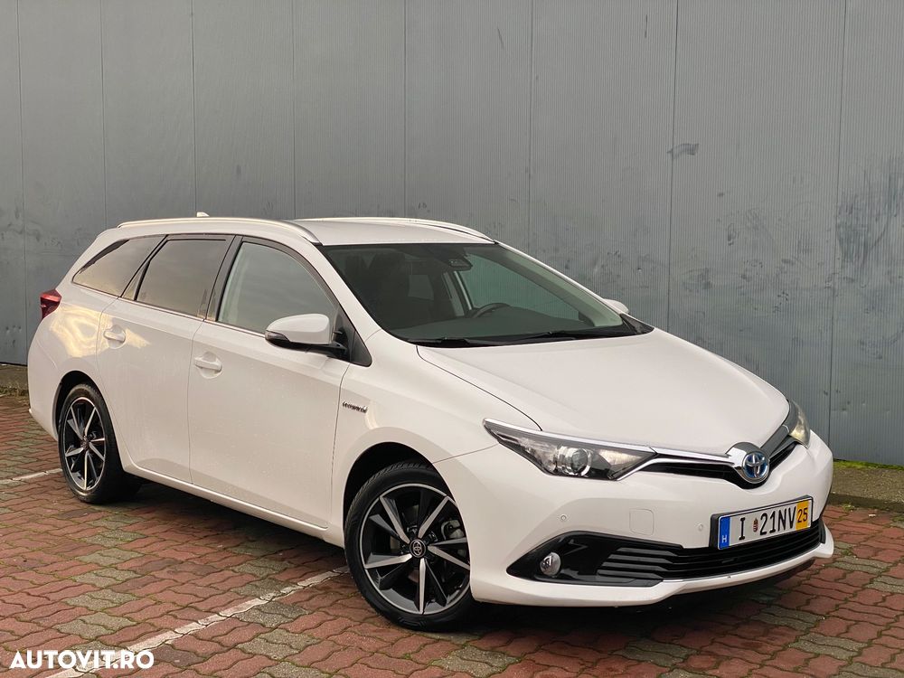 Toyota Auris 1.8 L VVT-i TS Hybrid Sol+ - 2