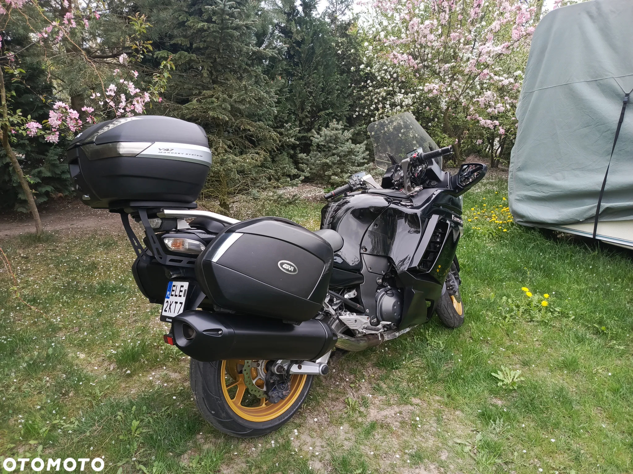 Kawasaki GTR - 4