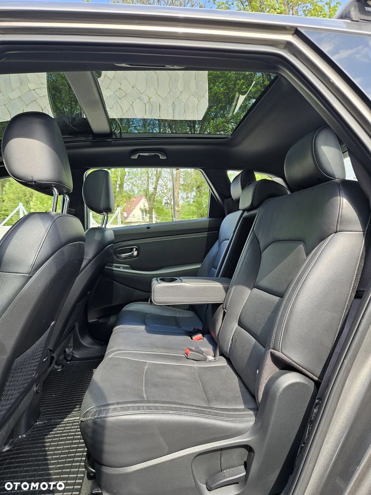 Kia Carens - 25