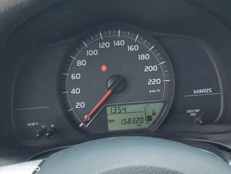 Toyota Yaris - 10