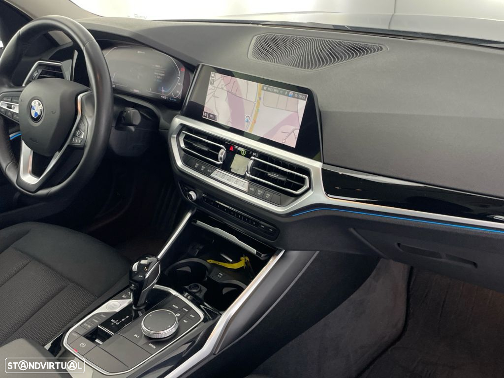 BMW 330 e Auto - 24