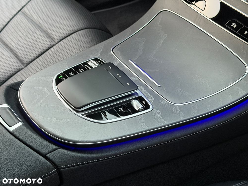 Mercedes-Benz CLS 300 d 4-Matic AMG - 20