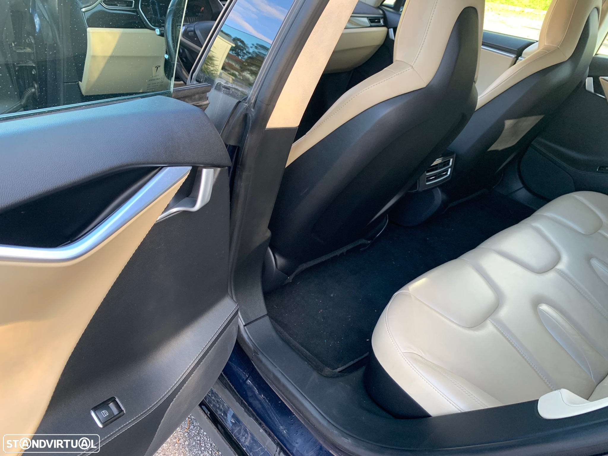 Tesla Model S P85D - 11