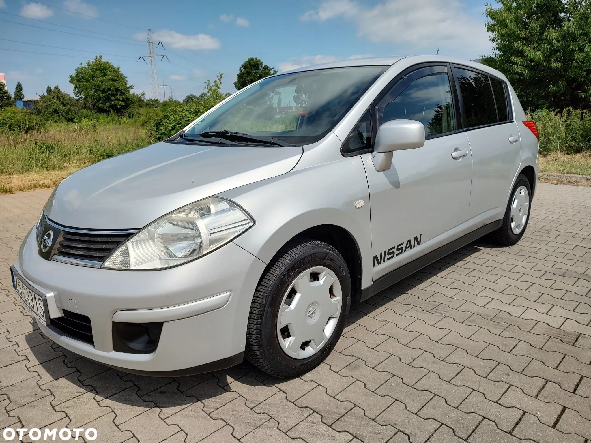Nissan Tiida 1.6 Visia - 1