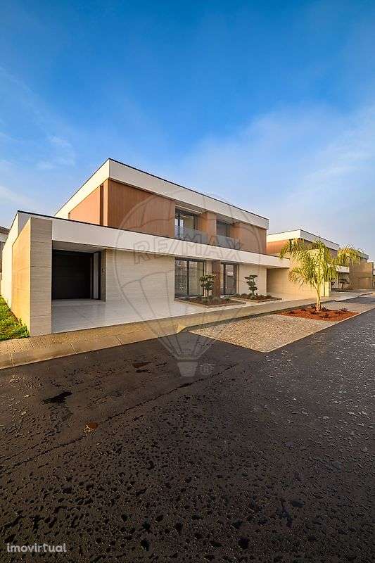 Moradia T4 para venda - Grande imagem: 2/36