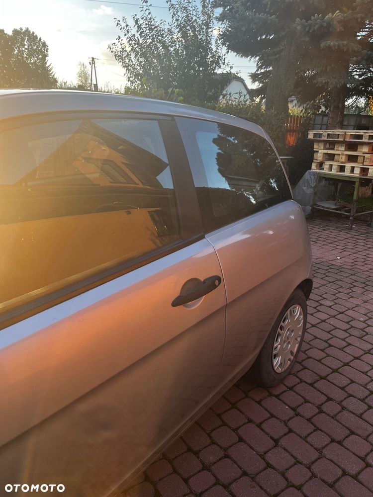 Lancia Ypsilon - 5