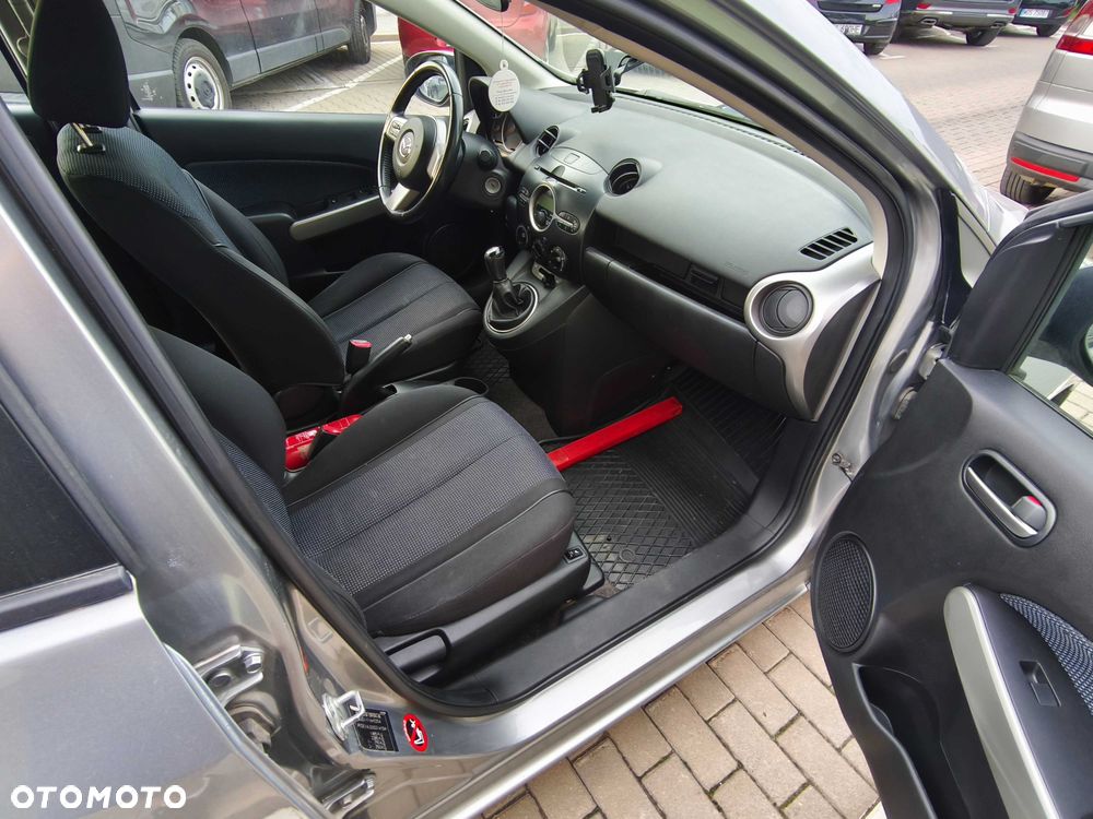 Mazda 2 - 6