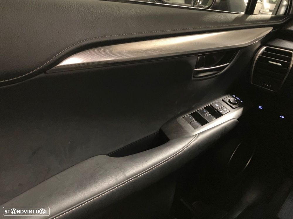 Lexus NX 300h Executive+ - 21