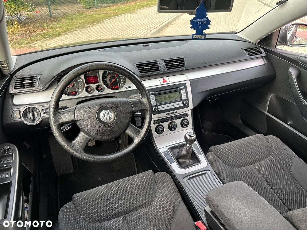 Volkswagen Passat - 29